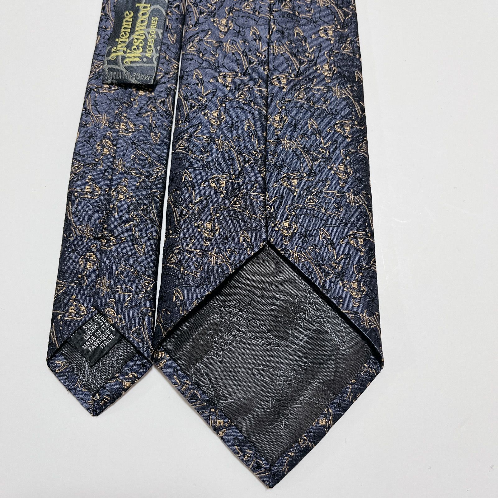 【美品】ヴィヴィアンウエストウッド ネクタイ ブラック グレー オーブロゴ 高級 ヴィヴィアン・ウエストウッド Vivienne Westwood ストライプ シルク