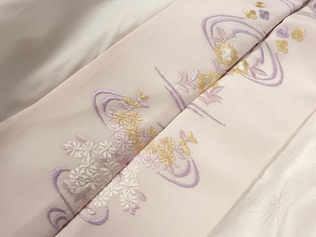 無双仕立て 雲取り草花地紋