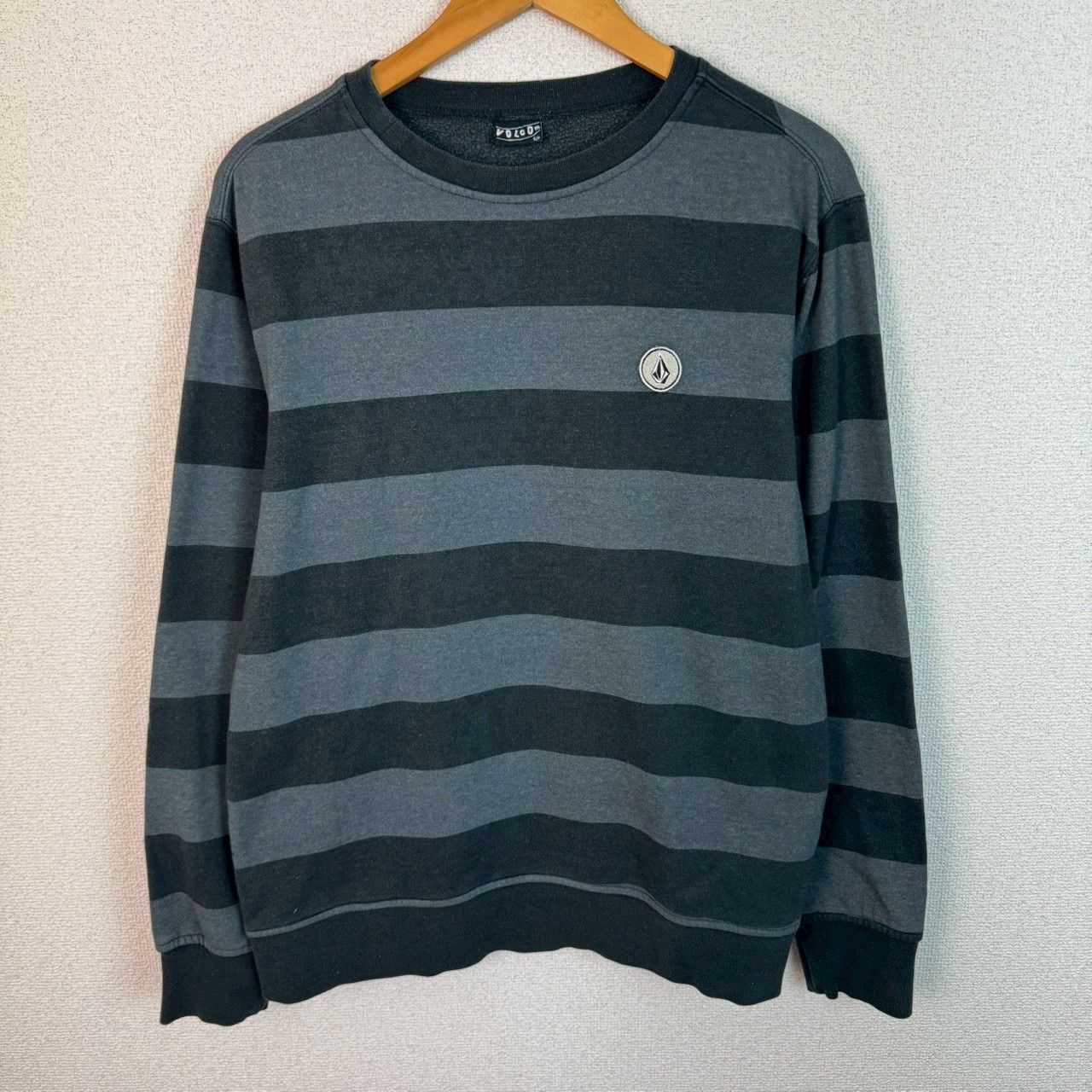 OLD VOLCOM ボルコム スウェット トレーナー ボーダー ロゴプリント グレー Sサイズ メンズ 古着 ストリート アメカジ シティーボーイ