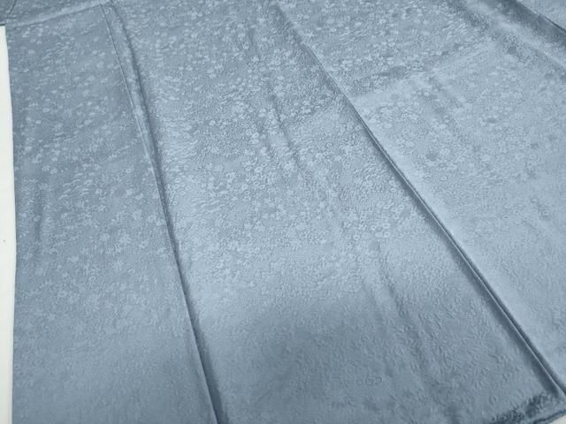 上質な色無地 草花地紋