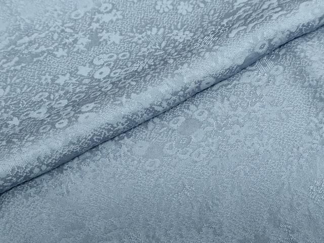 上質な色無地 草花地紋