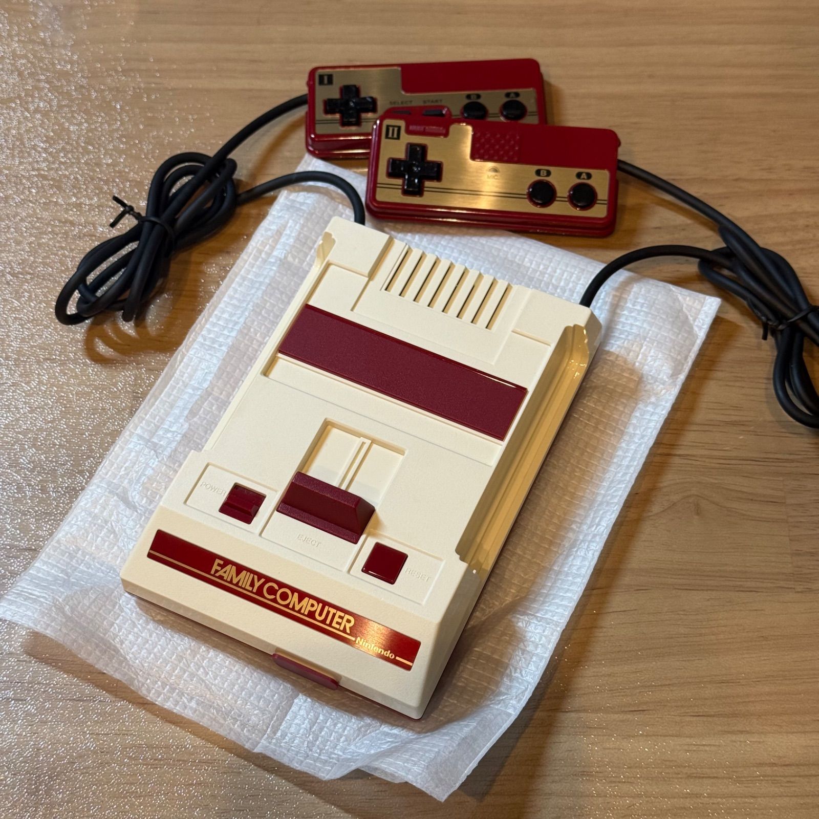 ファミリーコンピュータ箱付き 12-048 ニンテンドークラシックミニ ファミリーコンピュータ 箱付き