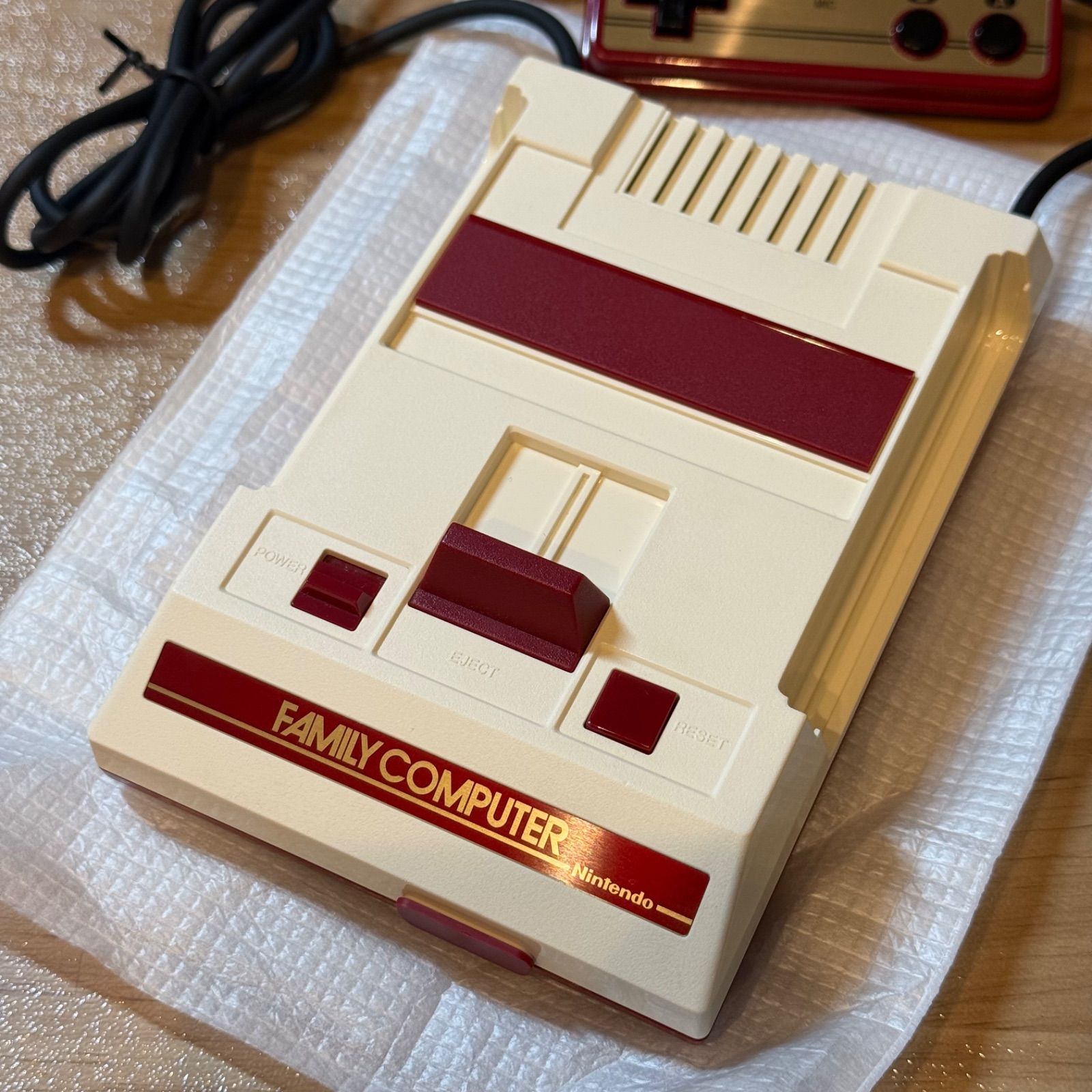 12-048 ニンテンドークラシックミニ ファミリーコンピュータ 箱付き