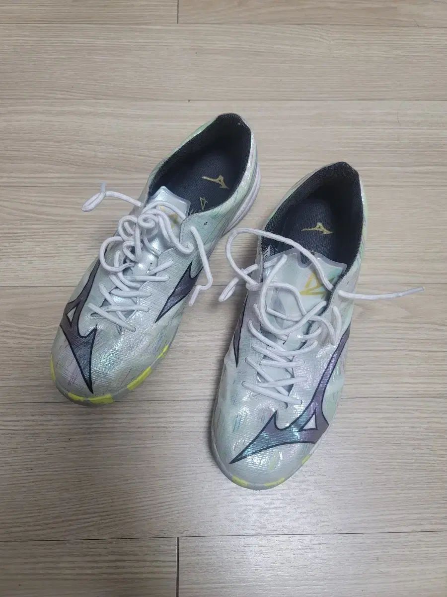 ミズノ アルファ2 エル エリート tf 250 サッカーシューズ