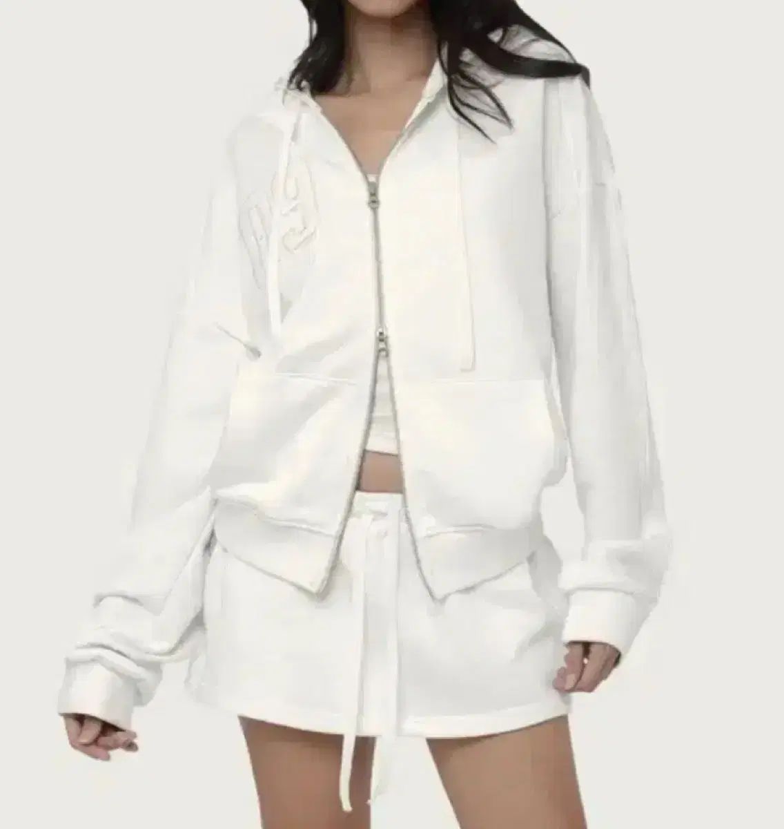 クリシアー 09 フードジップアップ 白