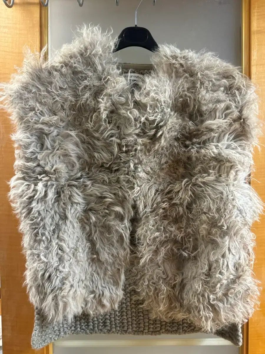 アップタウンガール Playground シープスキン ベスト