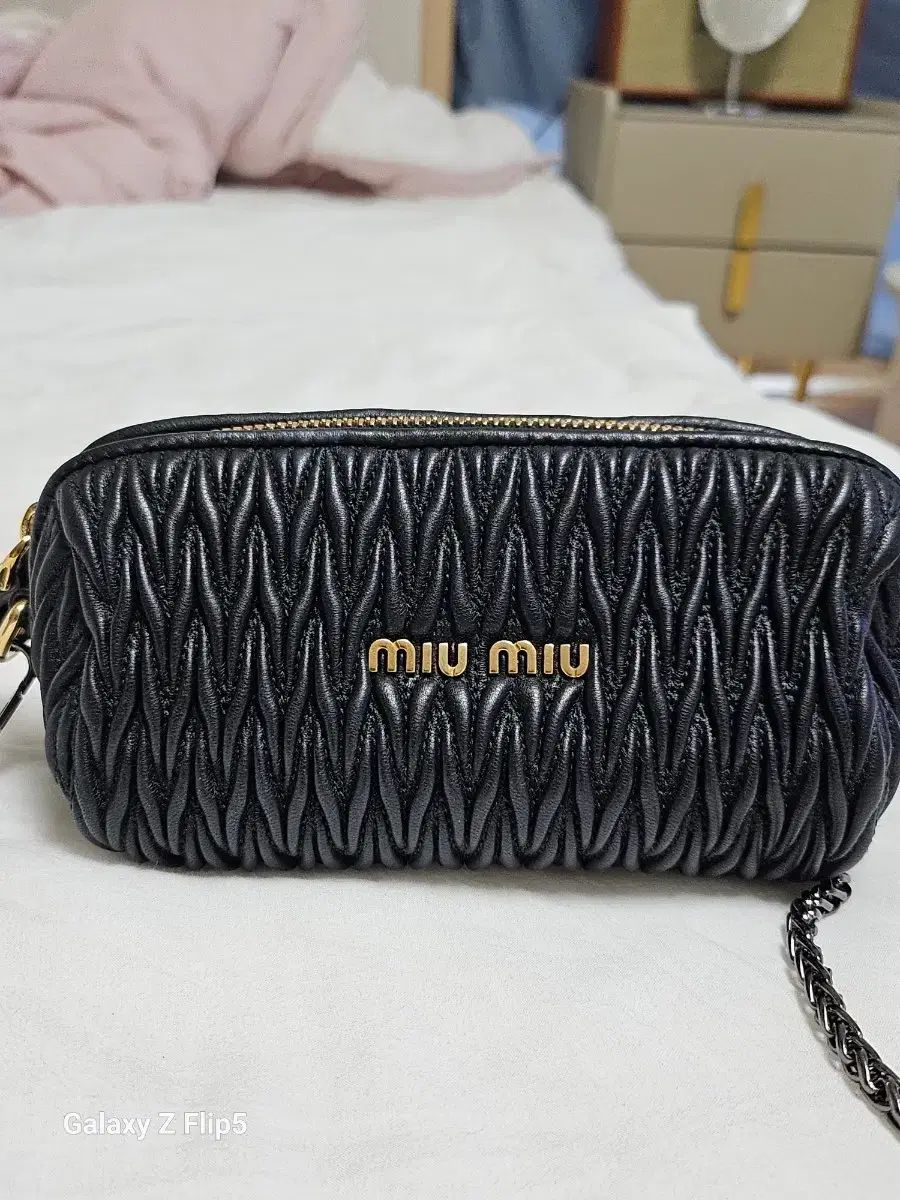 ミュウミュウ マトラッセ ブラック チェーンバッグ