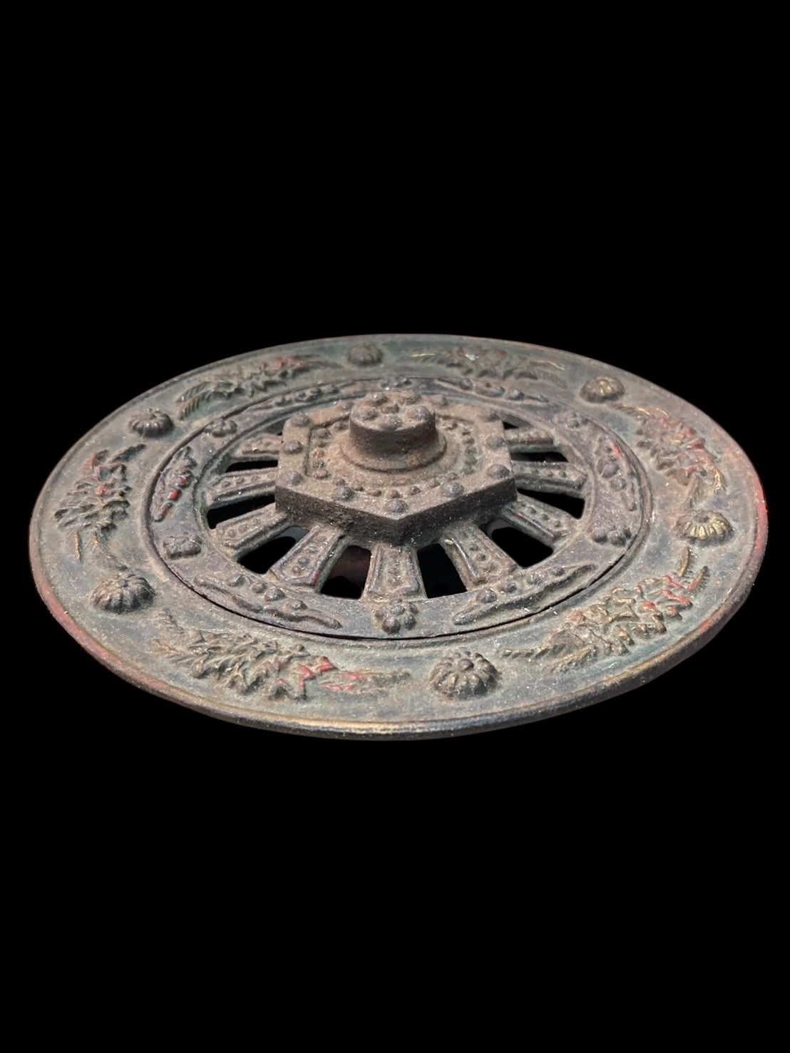 鋳物 御所車灰皿 金属製 灰皿 御所車 車輪 昭和 レトロ 日本 鋳鉄製品