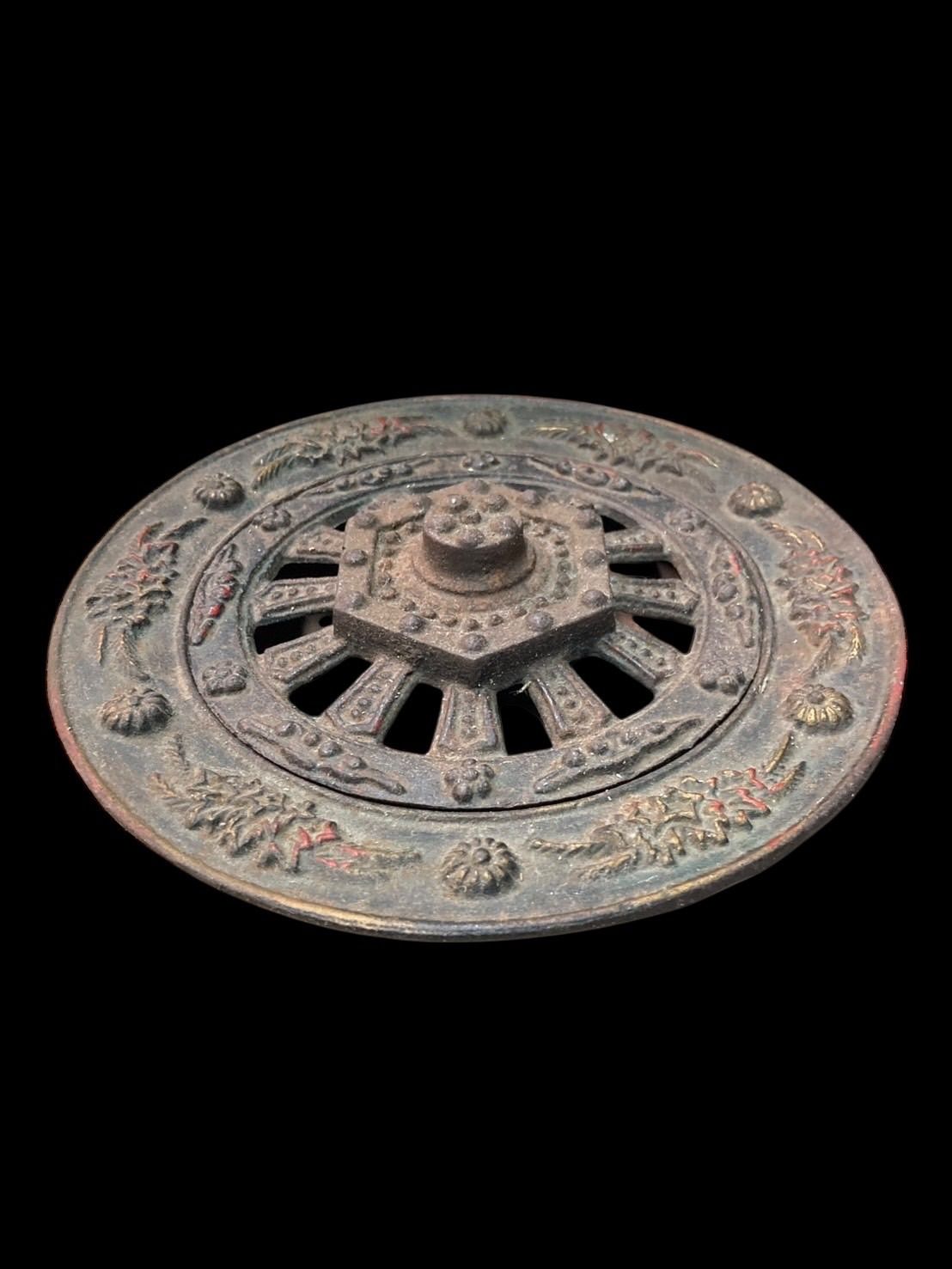 鋳物 御所車灰皿 金属製 灰皿 御所車 車輪 昭和 レトロ 日本 鋳鉄製品