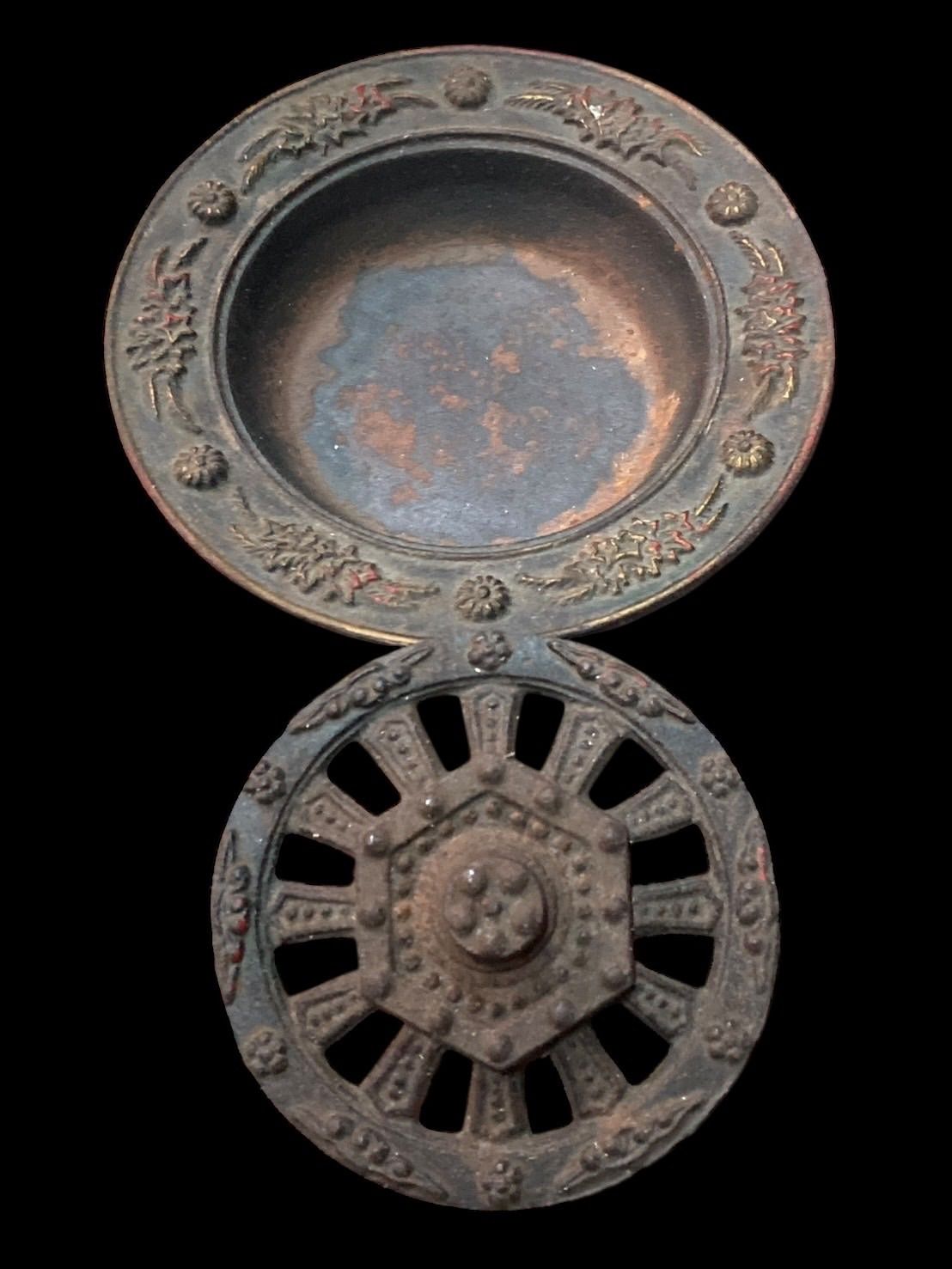 鋳物 御所車灰皿 金属製 灰皿 御所車 車輪 昭和 レトロ 日本 鋳鉄製品