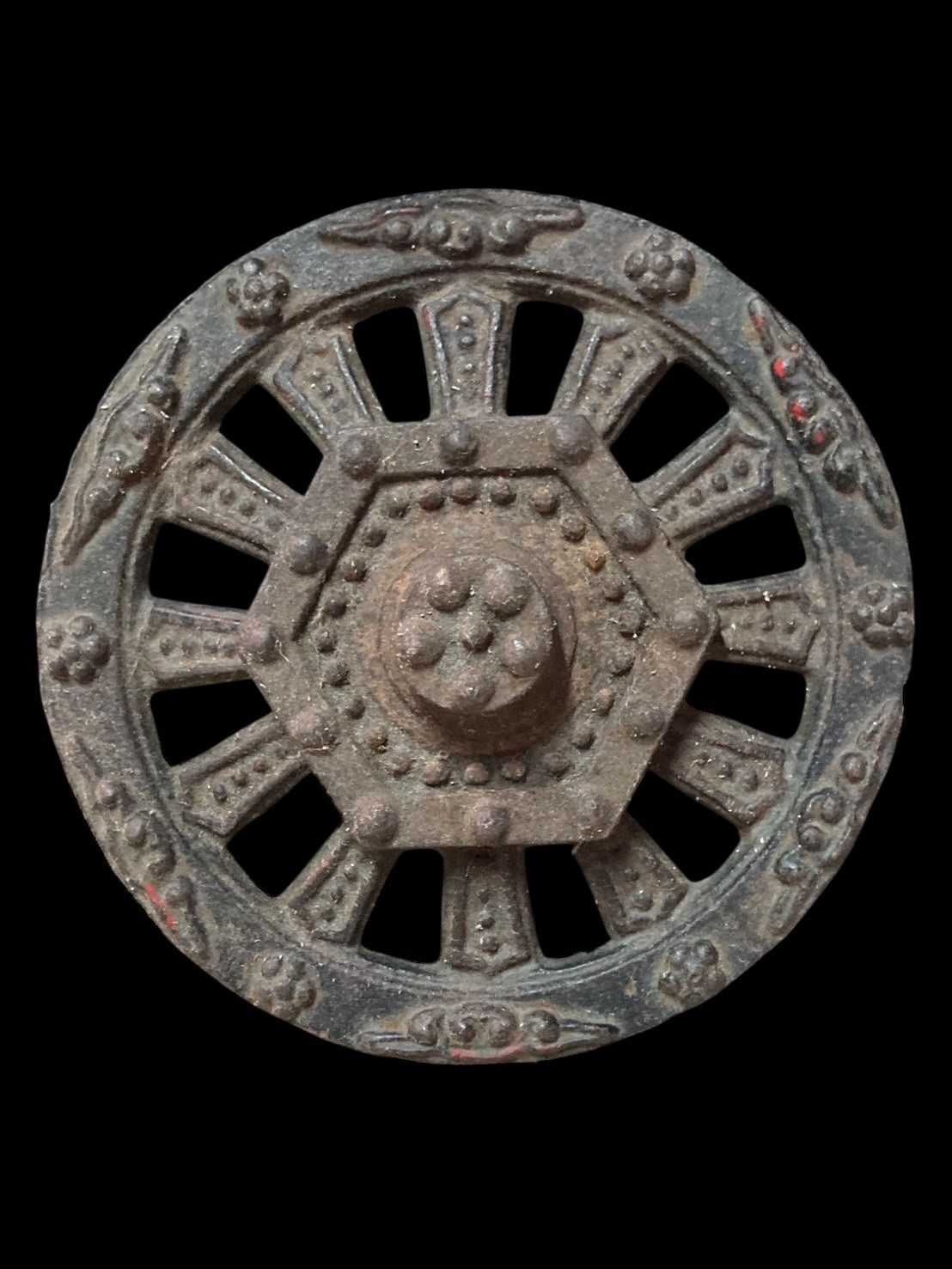 鋳物 御所車灰皿 金属製 灰皿 御所車 車輪 昭和 レトロ 日本 鋳鉄製品