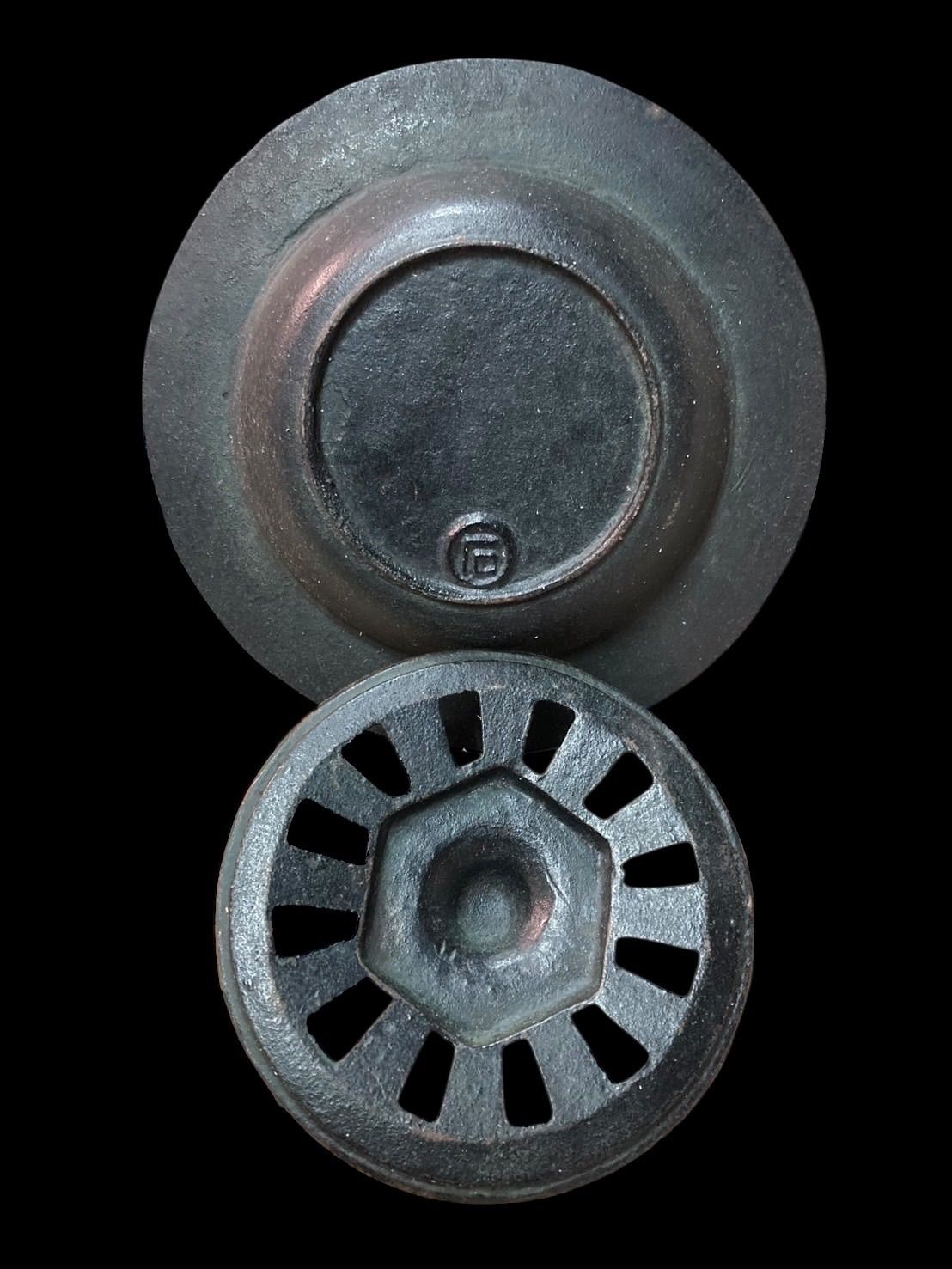 鋳物 御所車灰皿 金属製 灰皿 御所車 車輪 昭和 レトロ 日本 鋳鉄製品