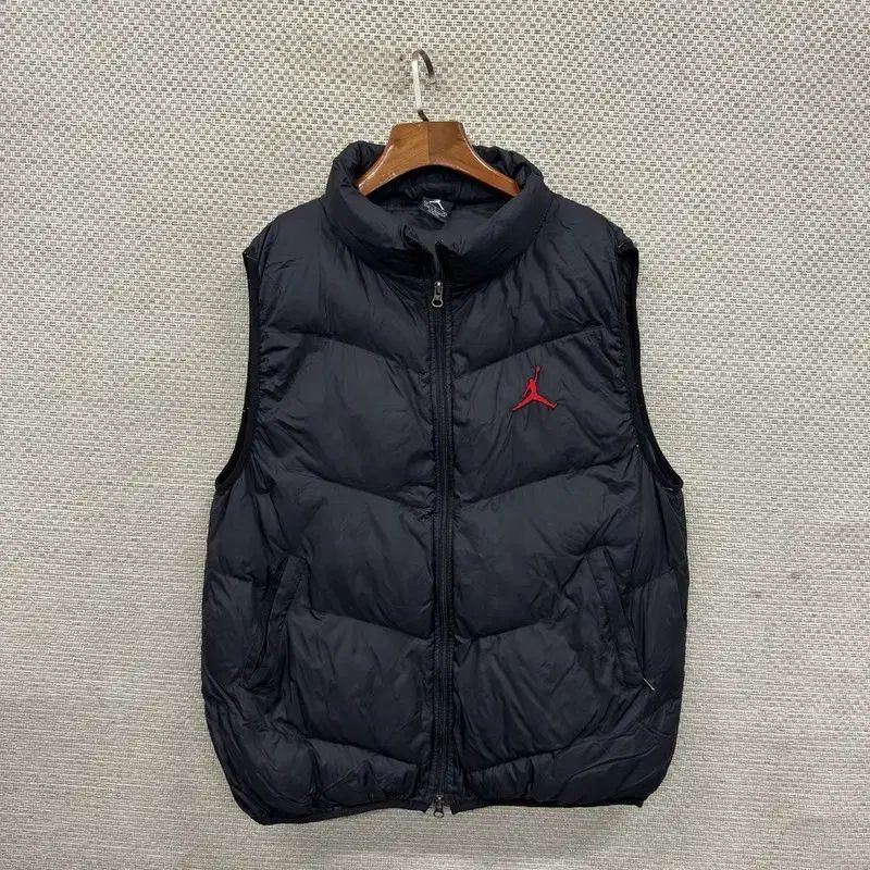 ナイキ ジョーダン カジュアル 刺繍 ロゴ ダウン ベスト BEST M A03060