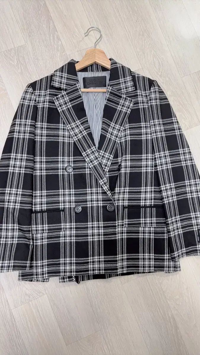 LUCKY ラッキーシュエトゥ ブラック CHECK ダブル ジャケット 36 大体sサイズ