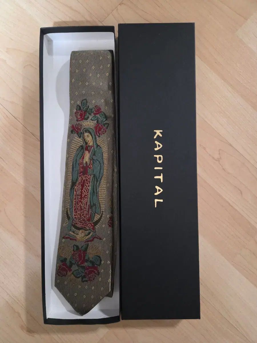 キャピタル シルク ツイル マリア タイ ベージュ 出品 - メルカリ