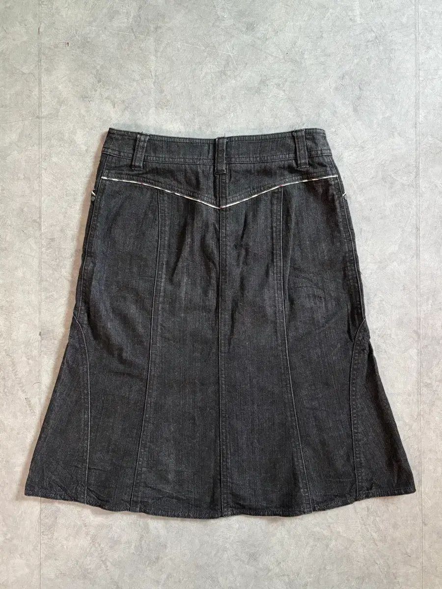  Burberry バーバリー ブラックデニム ミディ スカート その他 ひざ丈スカート