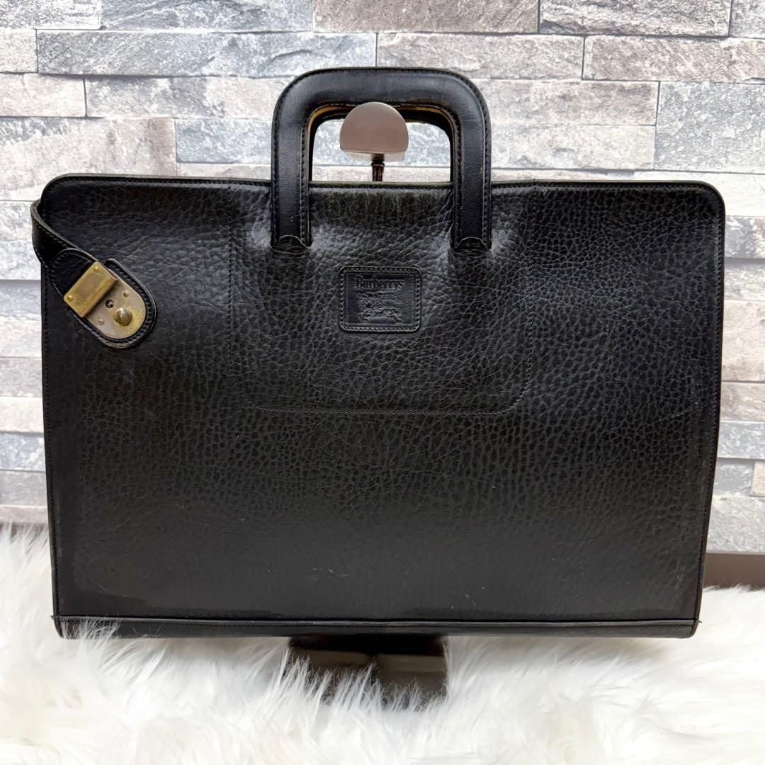 バーバリー　レザービジネスバッグ　ブリーフケース　ブラック　シルバーロゴ Burberrys バーバリーズ ロゴレザービジネスバッグ シボ革ブリーフ