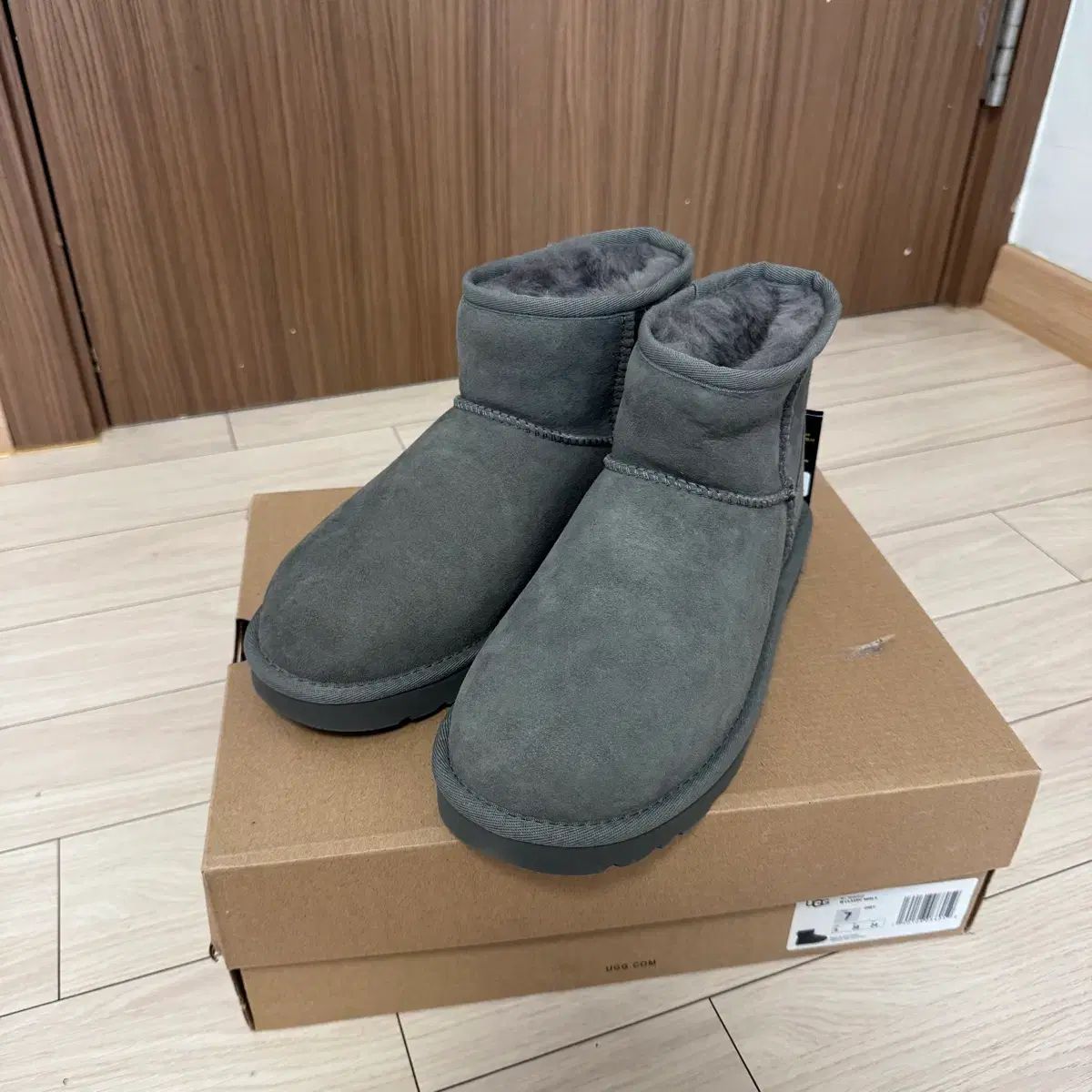 UGG アグ Classic ミニ2 ブーツ グレー 240