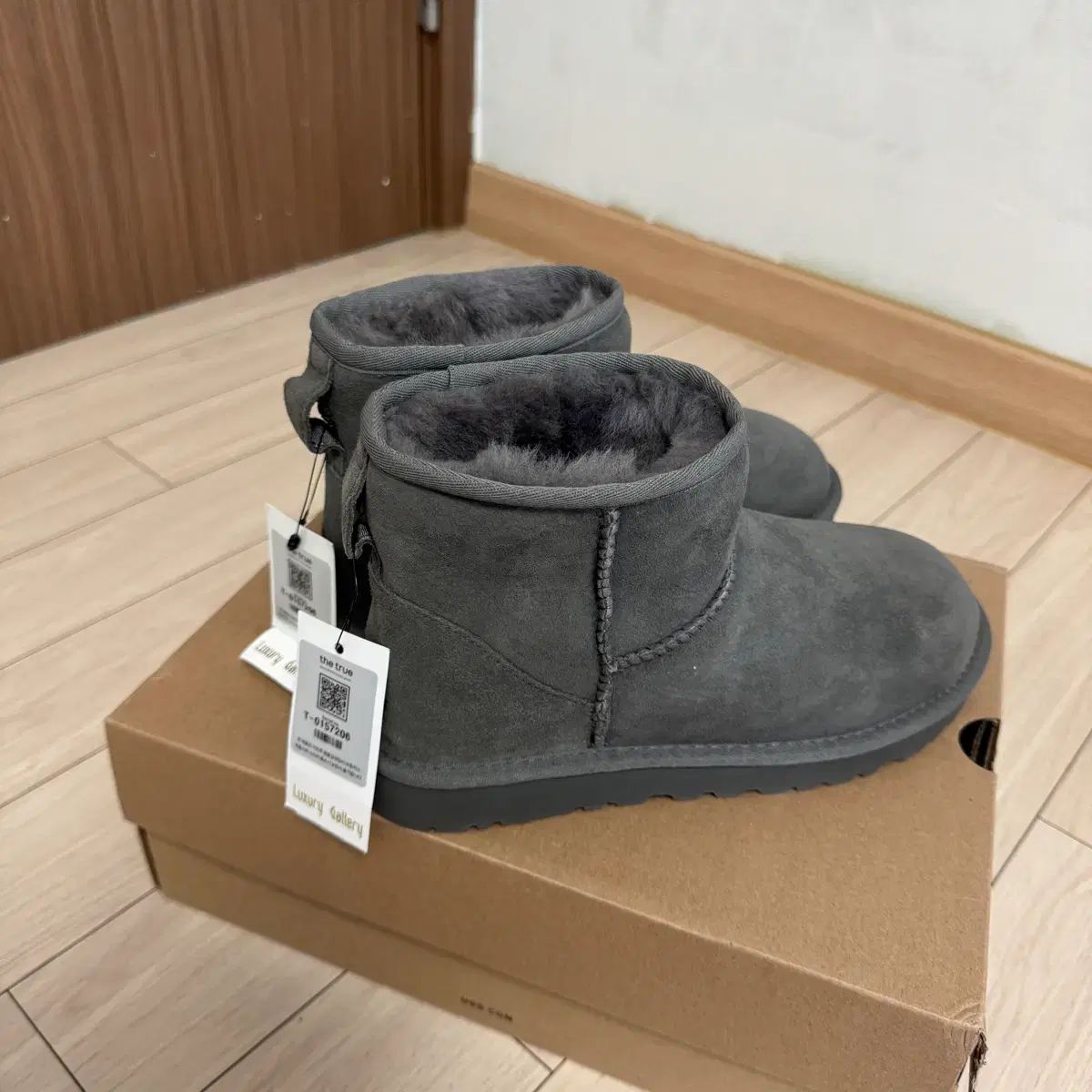 UGG アグ Classic ミニ2 ブーツ グレー 240