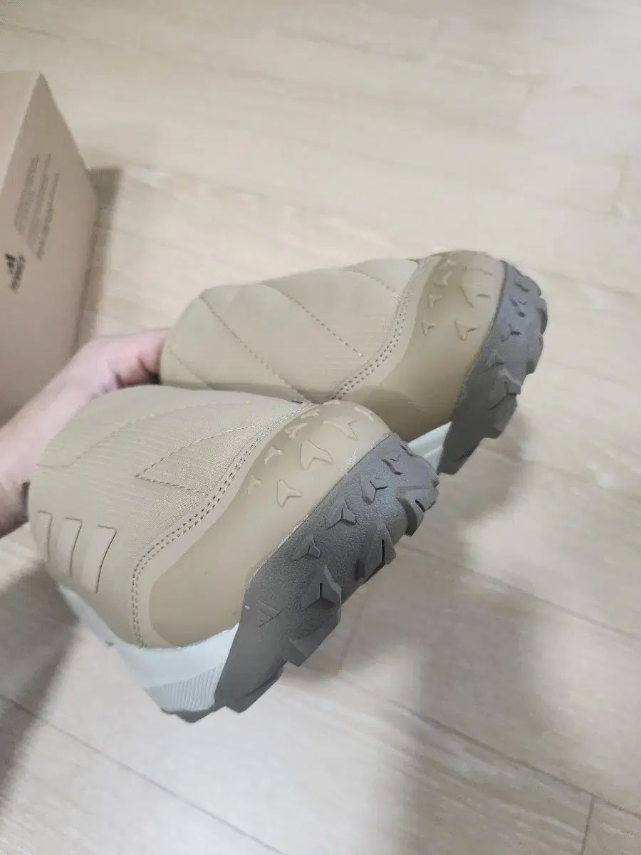 ONEター スリップシューズ