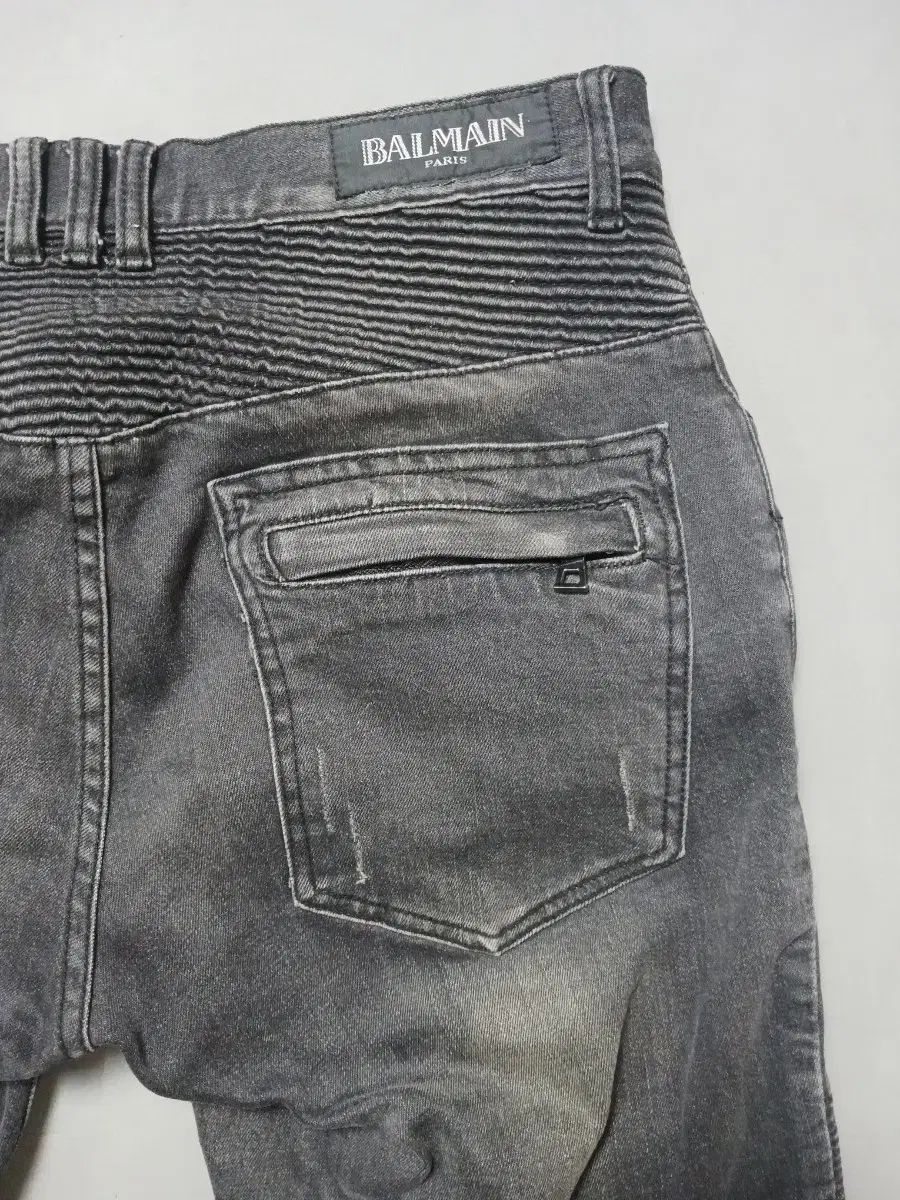 美品✨BALMAIN バルマン ブラックデニム ダメージ加工 ボタンフライ L 楽天市場】バルマン BALMAIN メンズ パンツ ボトムス ロゴ BALMAINロゴ