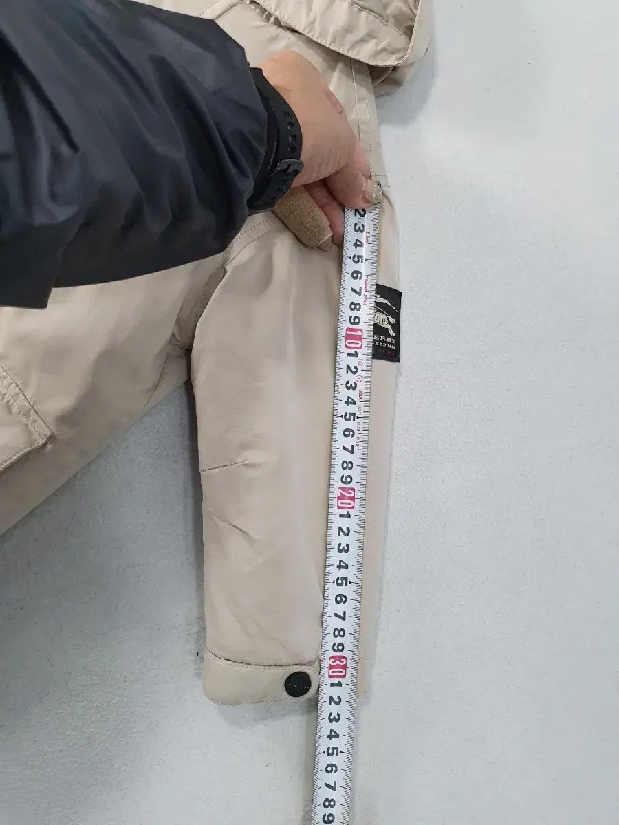 ウィンドブレーカー ジャケット