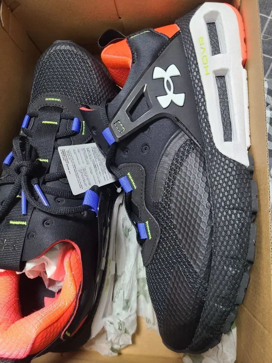 UNDER ARMOUR アンダーアーマー HOVR ブラック スニーカー