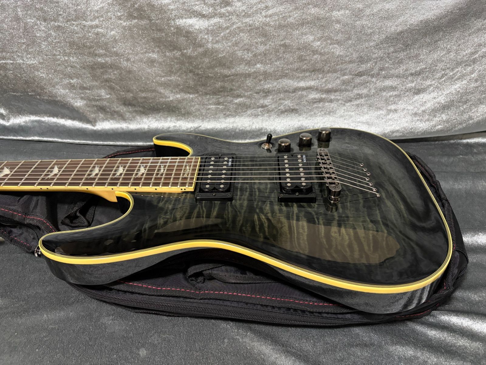美品 Schecter OMEN 7 Extreme 7弦モデル コイルタップ付 極上美品 Schecter OMEN 7 Extreme 7弦ギター コイルタップ付き