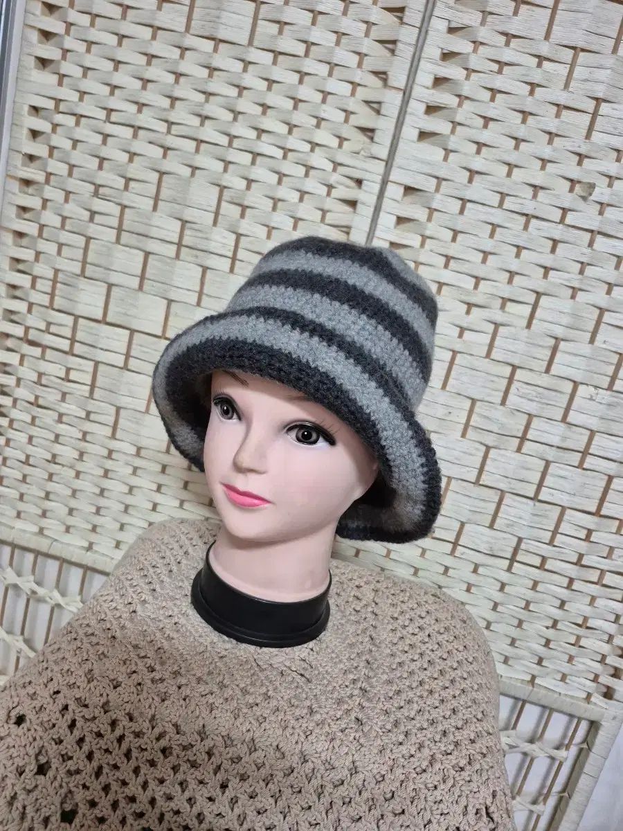 バレンシアガ ウール 成人 帽子 Free!