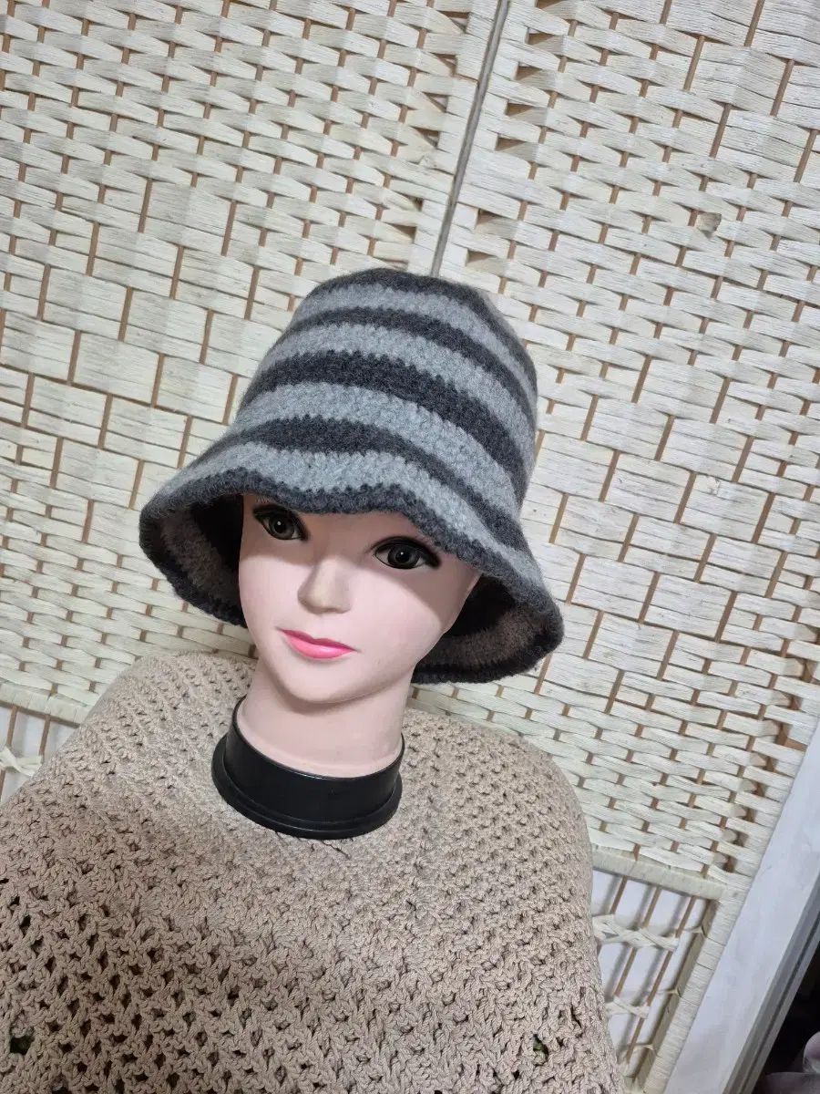 バレンシアガ ウール 成人 帽子 Free!