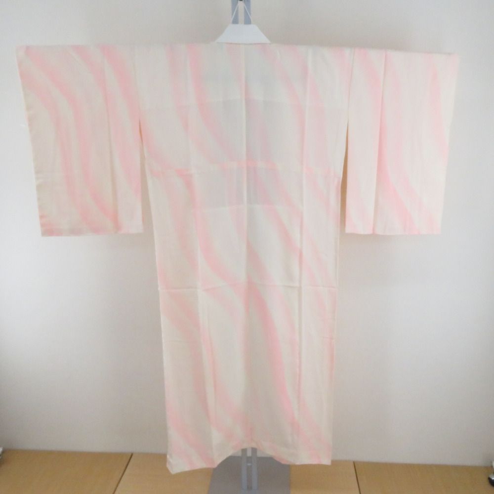 襦袢 長襦袢 薄ピンク色x白色 ぼかし 斜め縞模様 正絹 半衿付き 刺繍