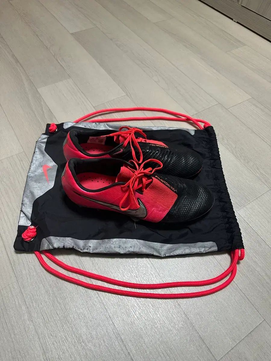 ナイキ ファントム ヴェノム エリート HG 275