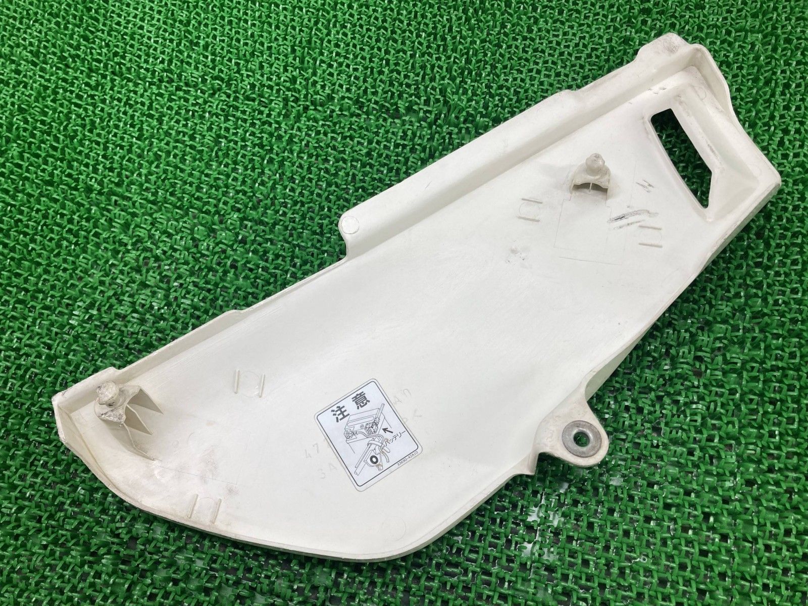 ジェベル200 サイドカバー 右 白 スズキ 純正 中古 バイク 部品 SH42A