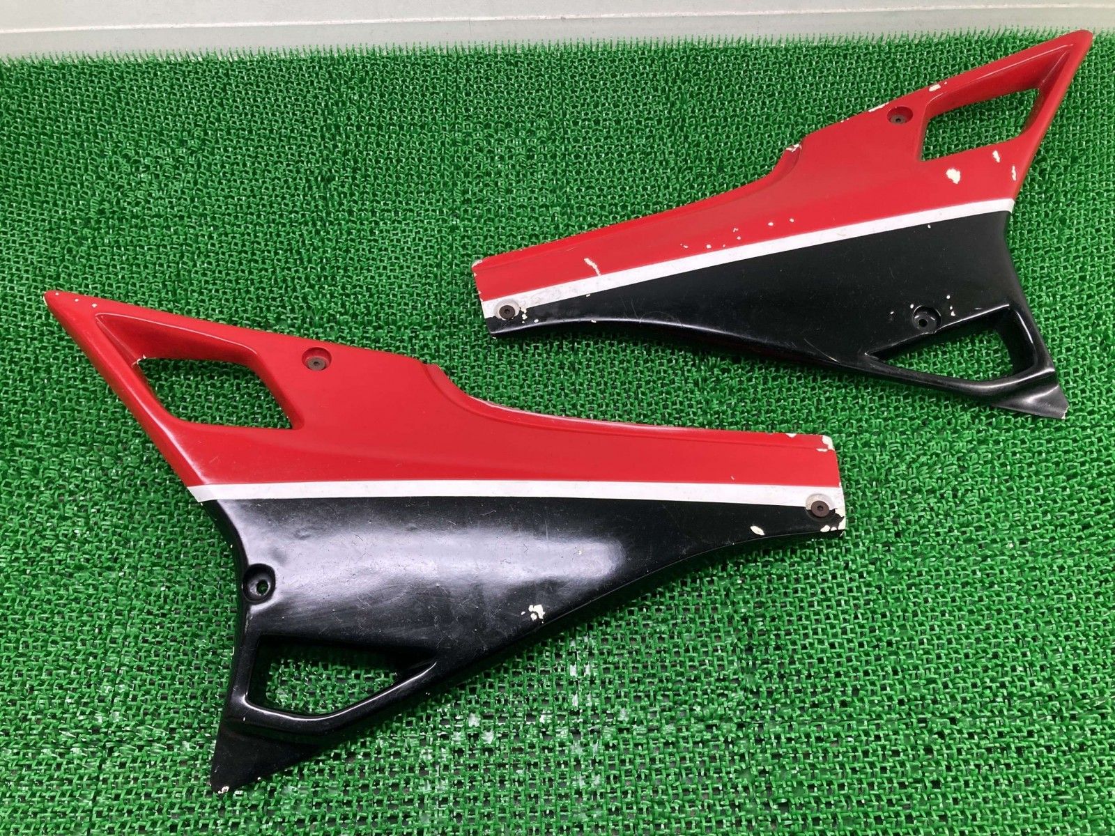 GPZ400F サイドカバー 左右 赤/黒 社外 中古 バイク 部品 ZX400A FRP