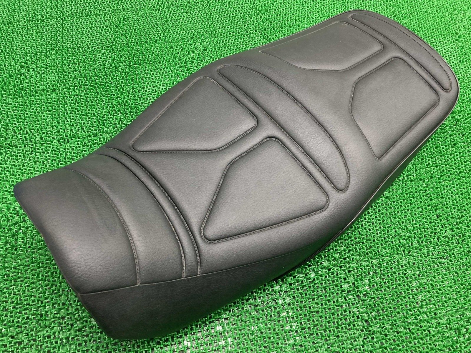 xjr1300 シート　5EA XJR1300 シート 5EA ヤマハ 純正 中古 バイク 部品 RP03J カスタム素材