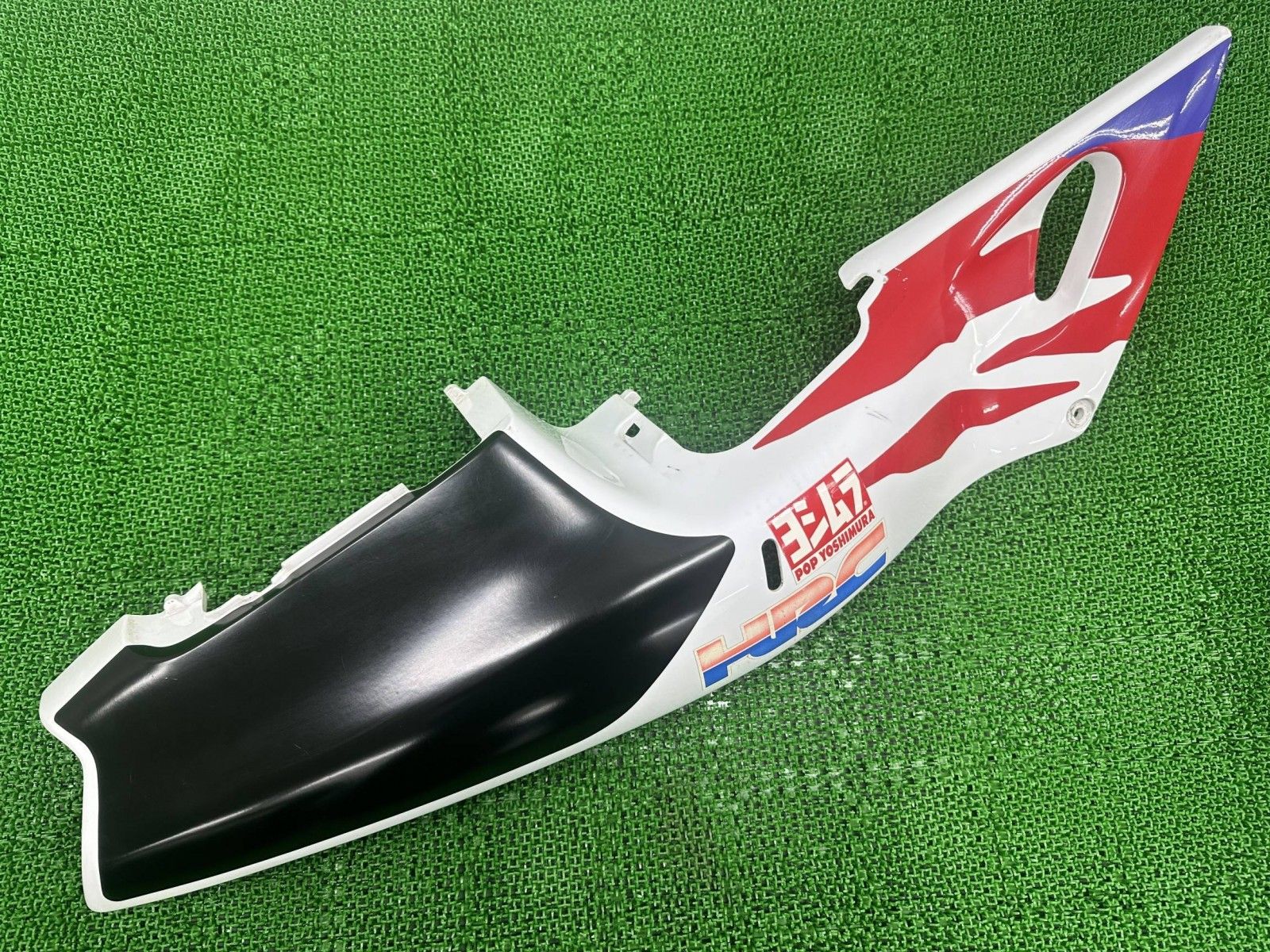 RVF400 シートカウル 右 白 MR8 ホンダ 純正 中古 バイク 部品 NC35