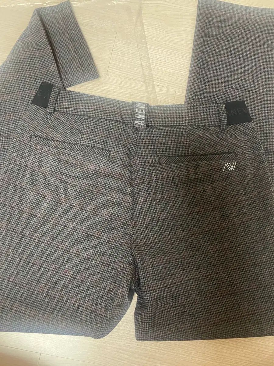  A アニュー ブラック チェック ズボン その他 メンズウェア