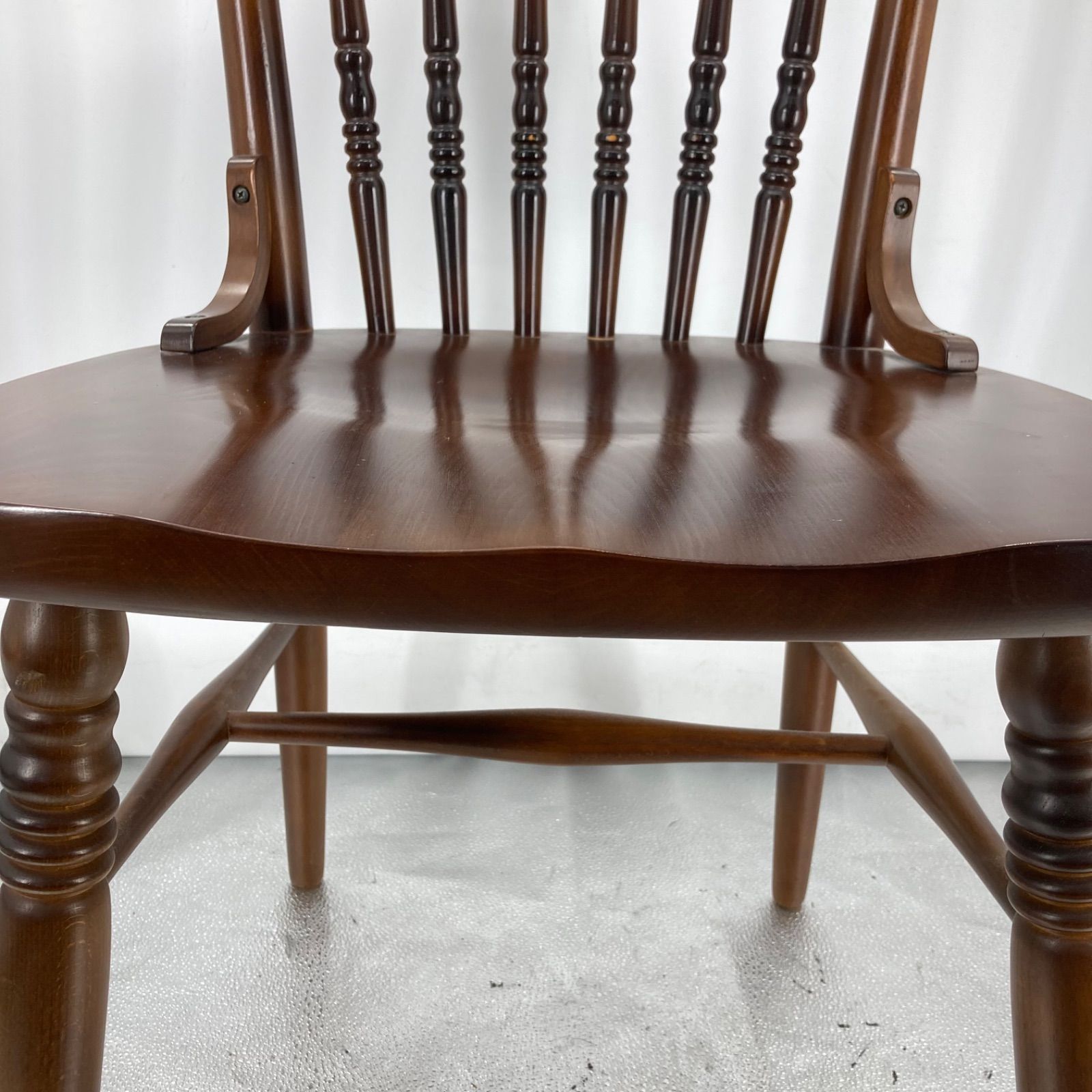 3点 昭和レトロ カリモク ダイニングチェア ウィンザーチェア 木製椅子 古家具 3点 昭和レトロ カリモク ダイニングチェア ウィンザーチェア 木製椅子