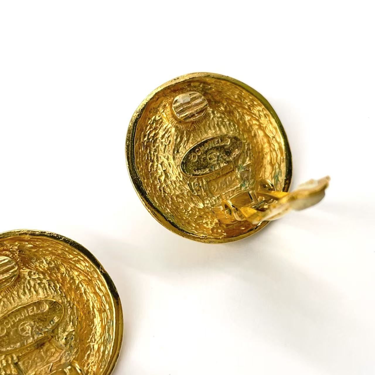  CHANEL マトラッセ フェイクパール メタル×フェイクパール オフホワイト×ゴールド イヤリング イヤリング アクセサリー