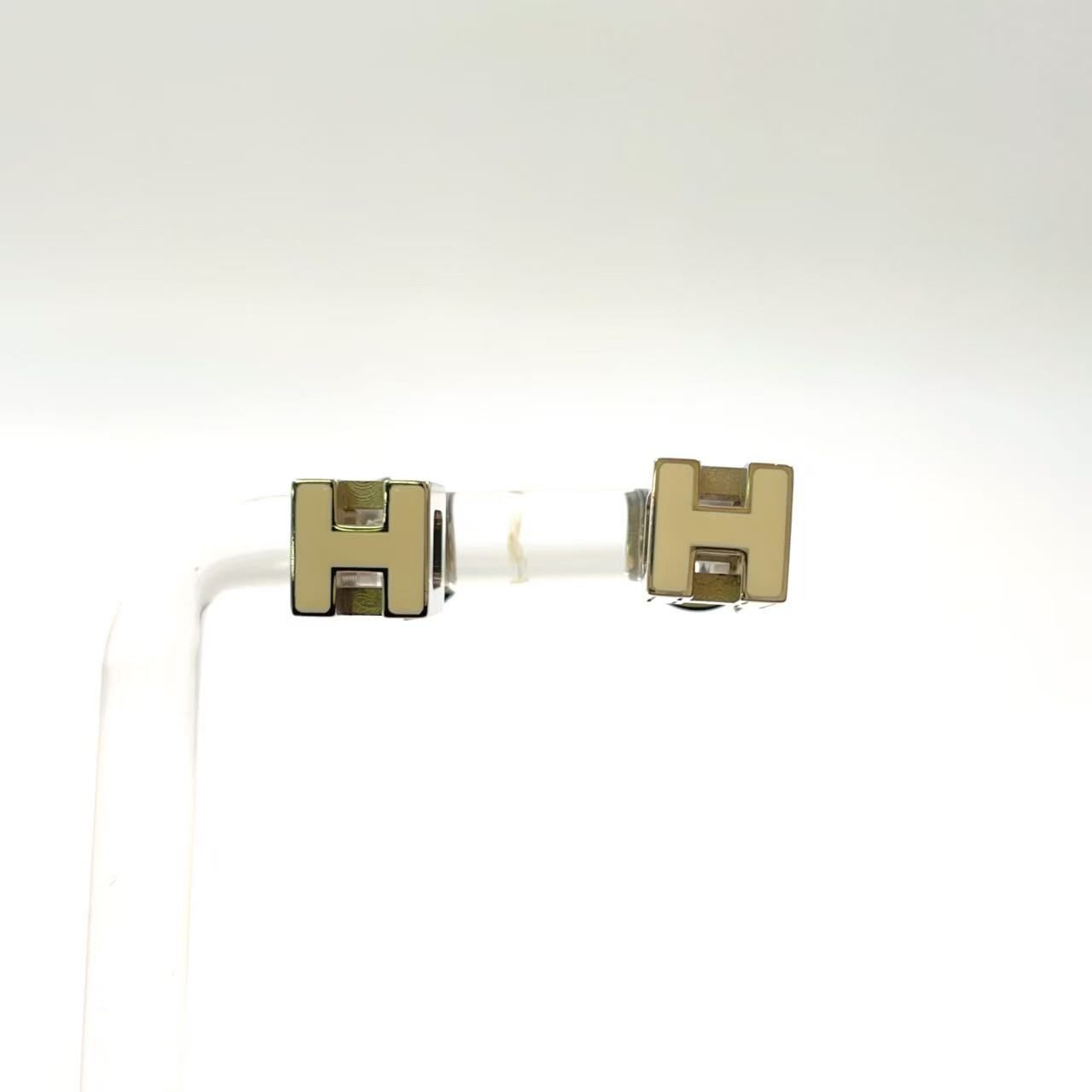 HERMES カージュ ド アッシュ Hキューブ メタル アイボリー ピアス シルバー