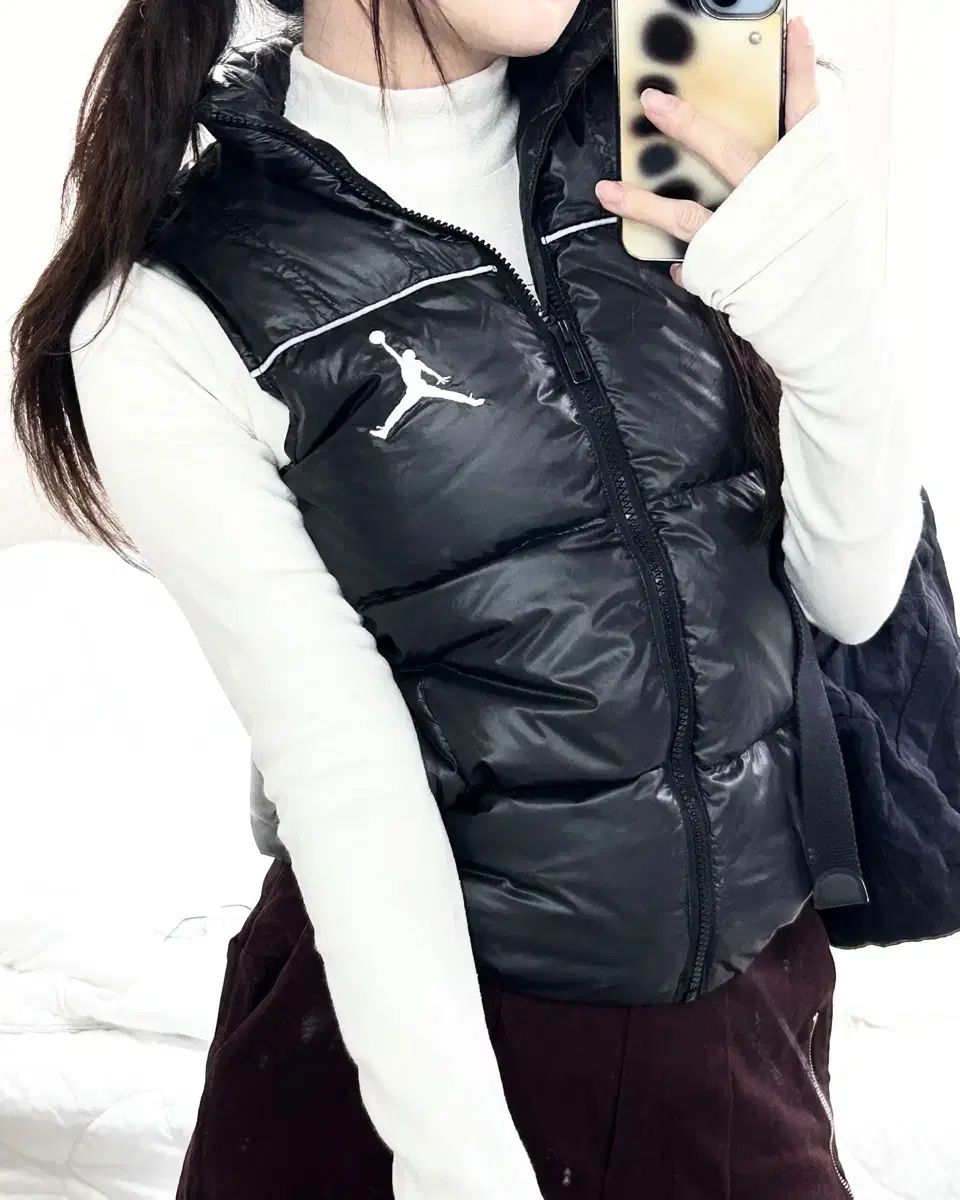 エアジョーダン 刺繍 ロゴ ブラック ダックダウン ダウンベスト