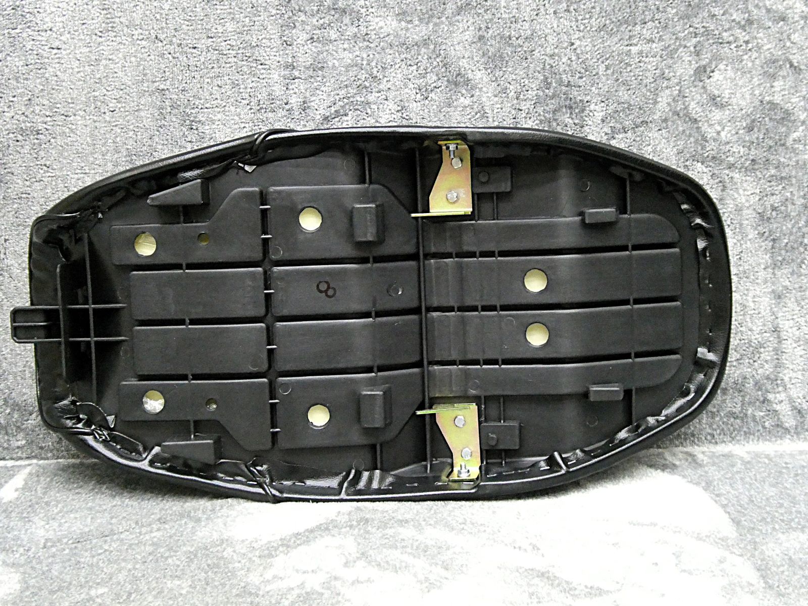 ゼファー1100 E4黒 カスタムシート/完成品BLACKブラック黒RSあんこ抜き