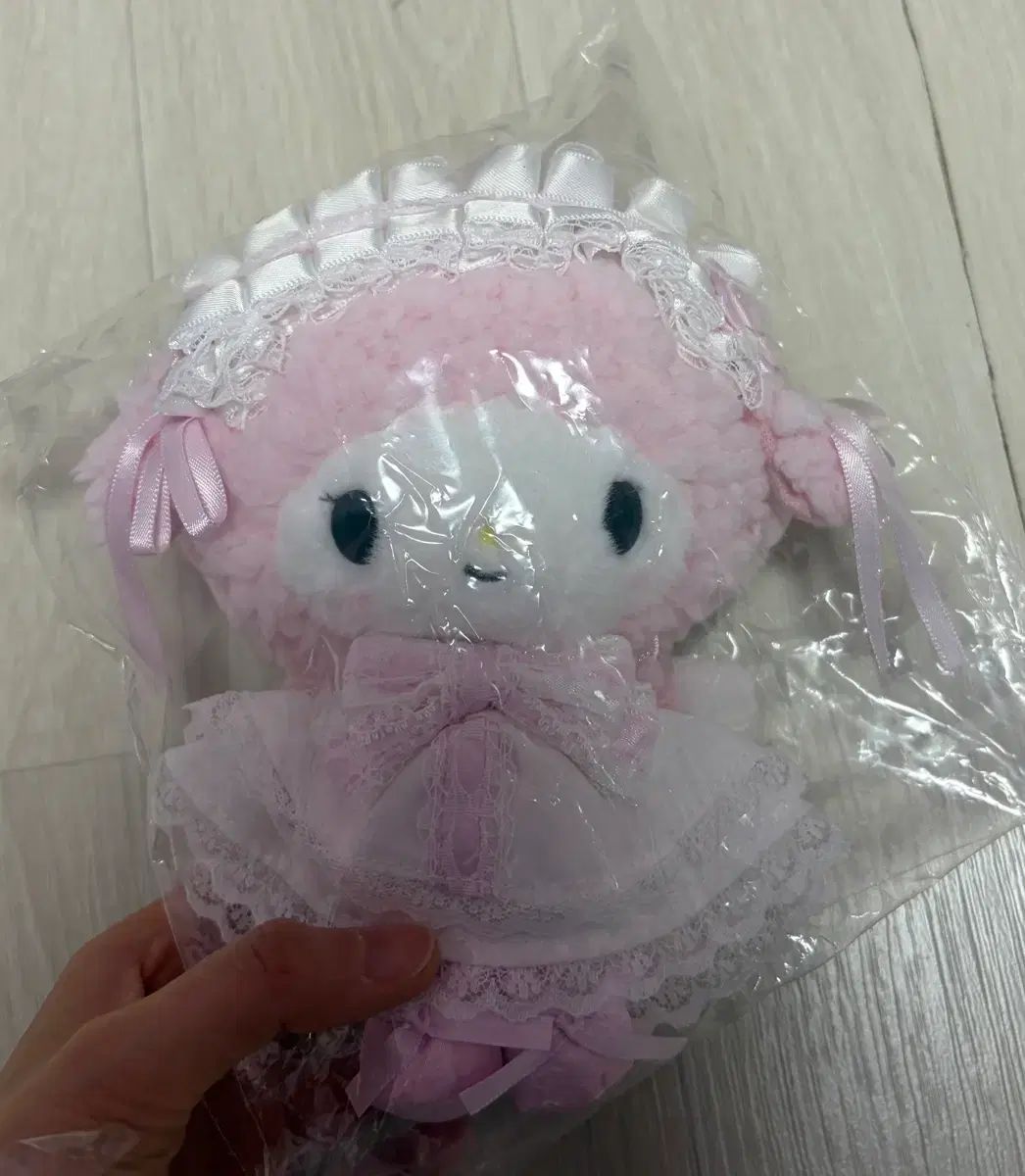 サンリオ 白 フリル ピアノ マスコット