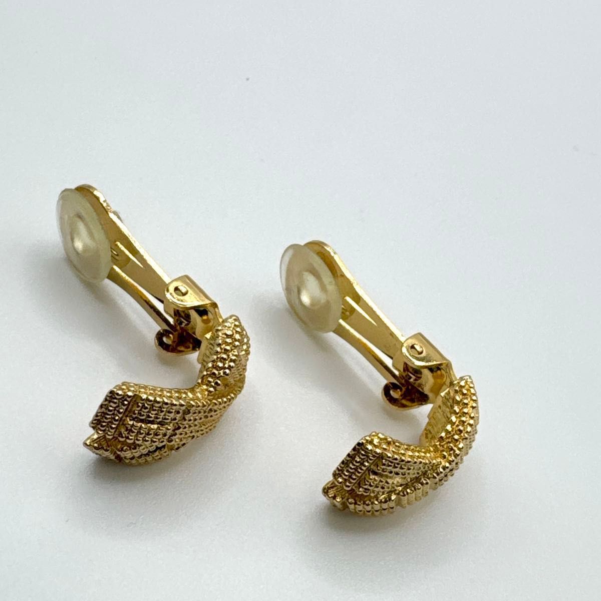 極美品 Dior イヤリング クリップ式 ヴィンテージ ゴールド系 Gc95