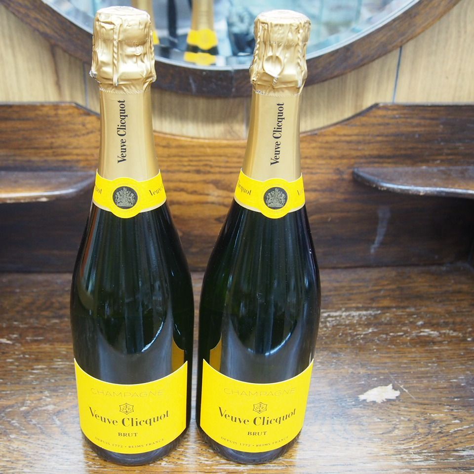 ヴーヴクリコ BRUT 2本 新品 未開栓 - メルカリ