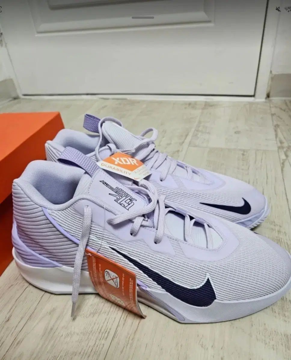 ナイキ バスケシューズ GT JUMP アカデミー 280