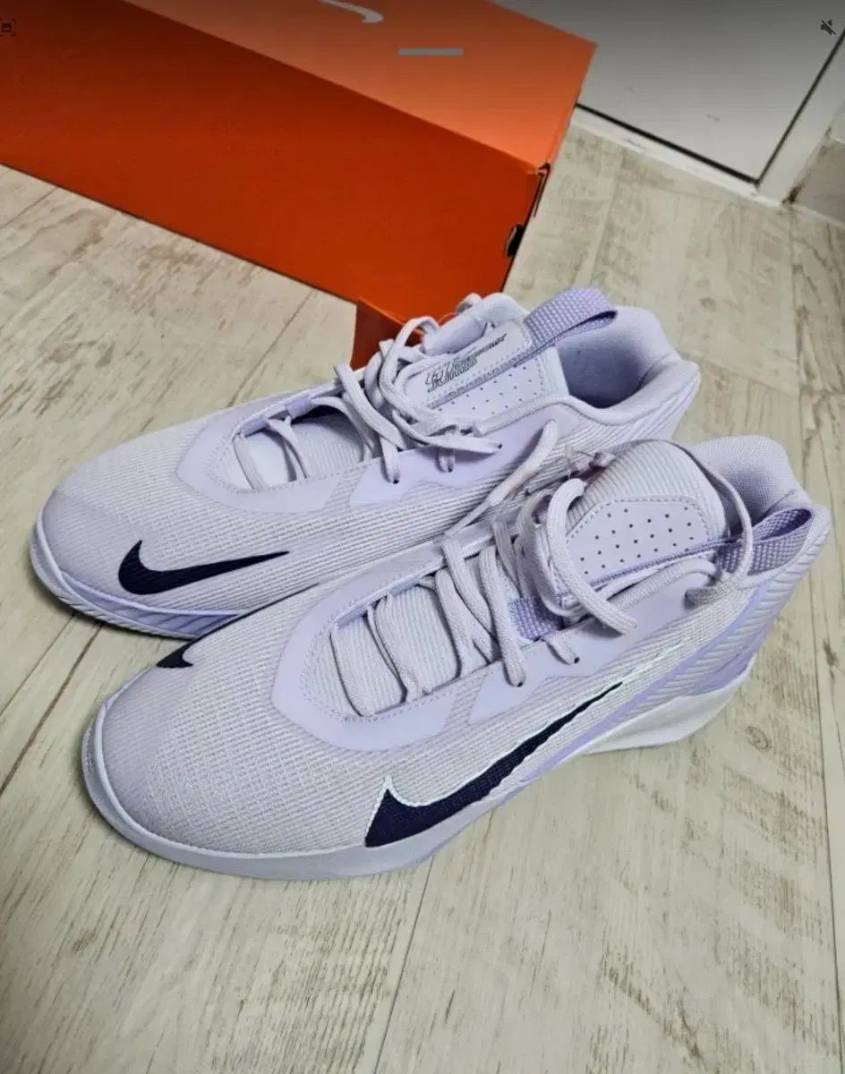 ナイキ バスケシューズ GT JUMP アカデミー 280