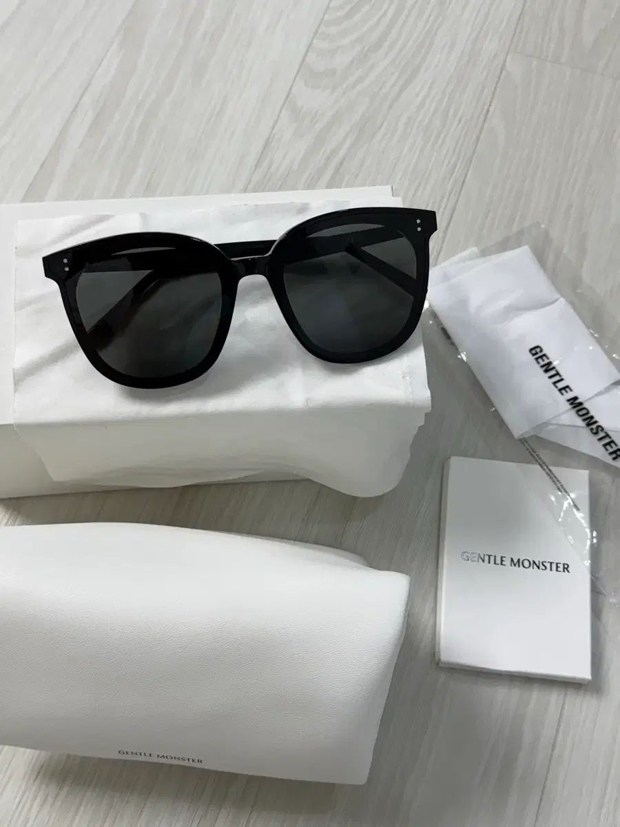 ジェントルモンスター MY MONSTER 01