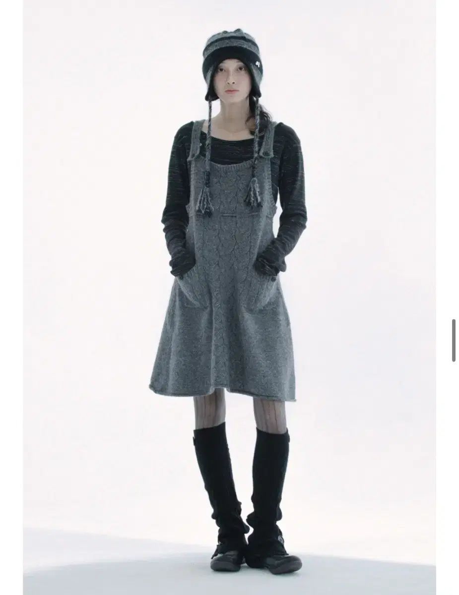 ハグユアースキン ストラップ ニットドレス