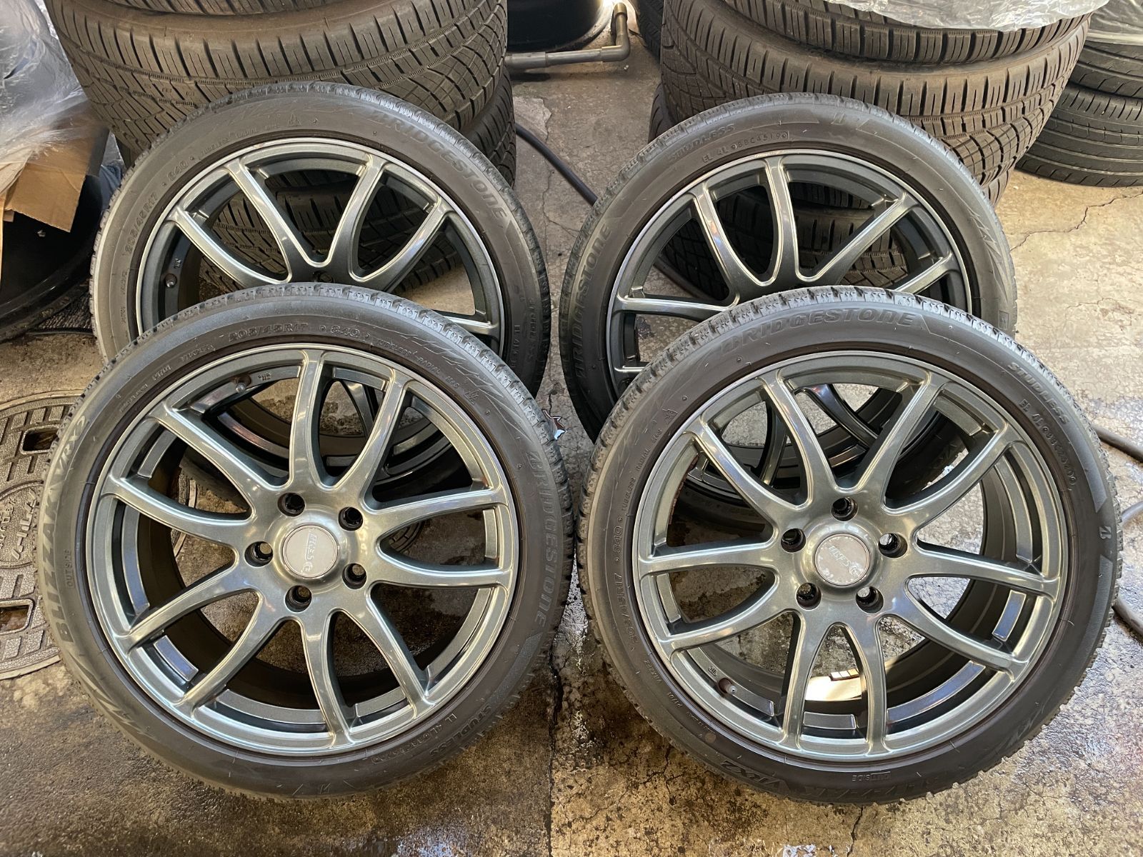 ルノー ルーテシアに使用 DCENTI アルミホイール 17インチ 7 0 J 55 PCD 114 3 5 H＆スタッドレス ブリヂストン BLIZZAK VRX 2 205 45 R 17 品 4本セット 数量4 でご 下さい 菅62